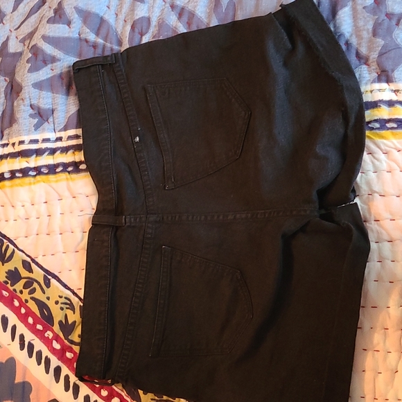SOLD Madewell Buttoned Shorts - Picture 2 of 8